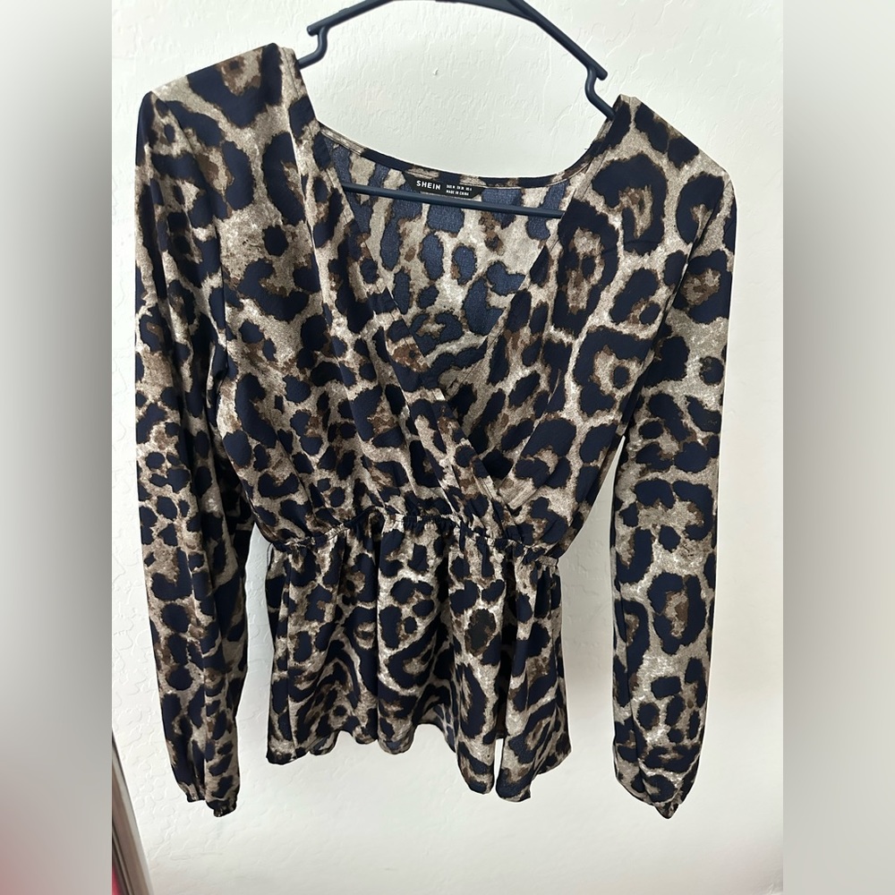 Leaped print ruffle hem